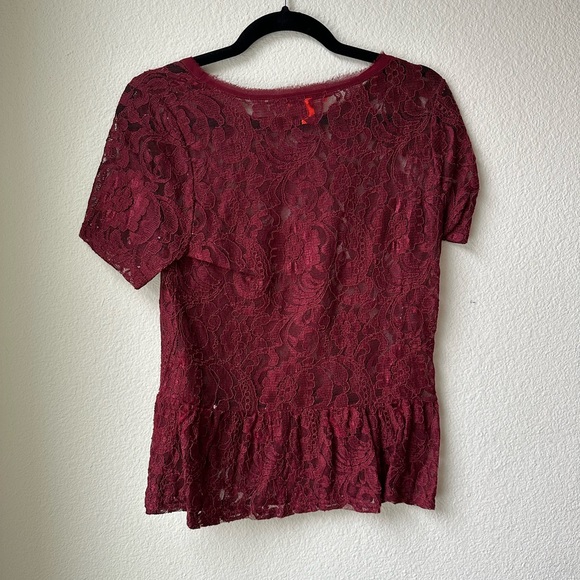 Joe Fresh Red Lace Peplum Top - Size M - Picture 3 of 3